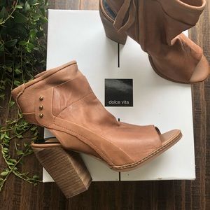 Dolce Vita Niki leather wood ankle peep toe